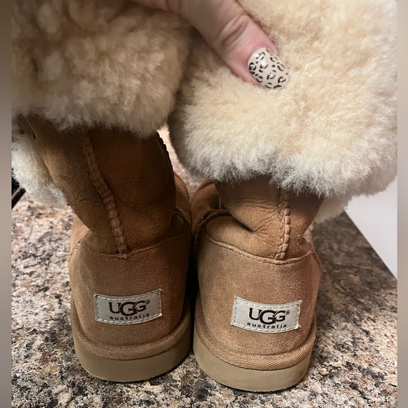 Ugg Boots - Picture 5 of 6